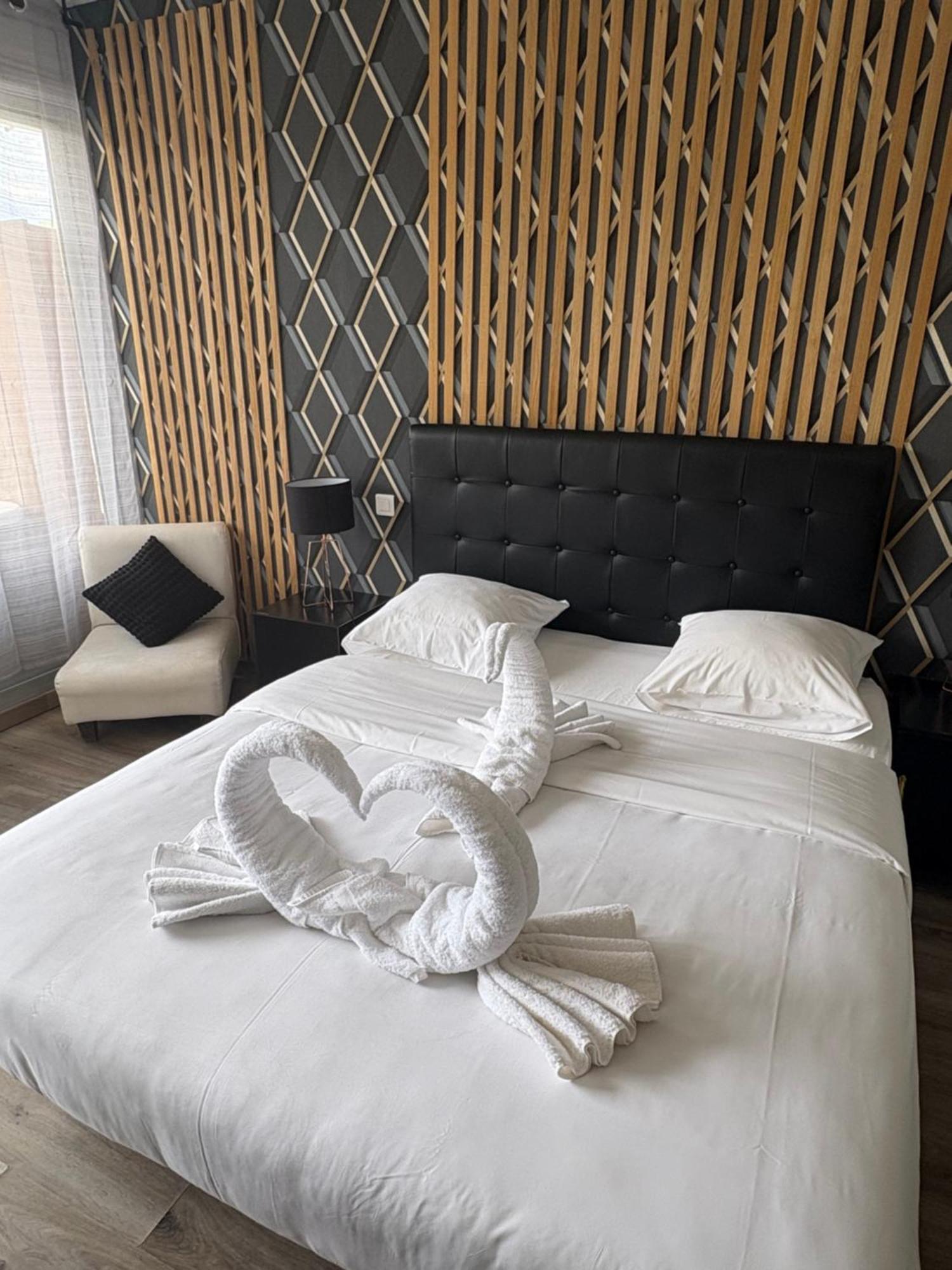 Hotel Sable Et Soleil - Port et Plage Fréjus Eksteriør bilde