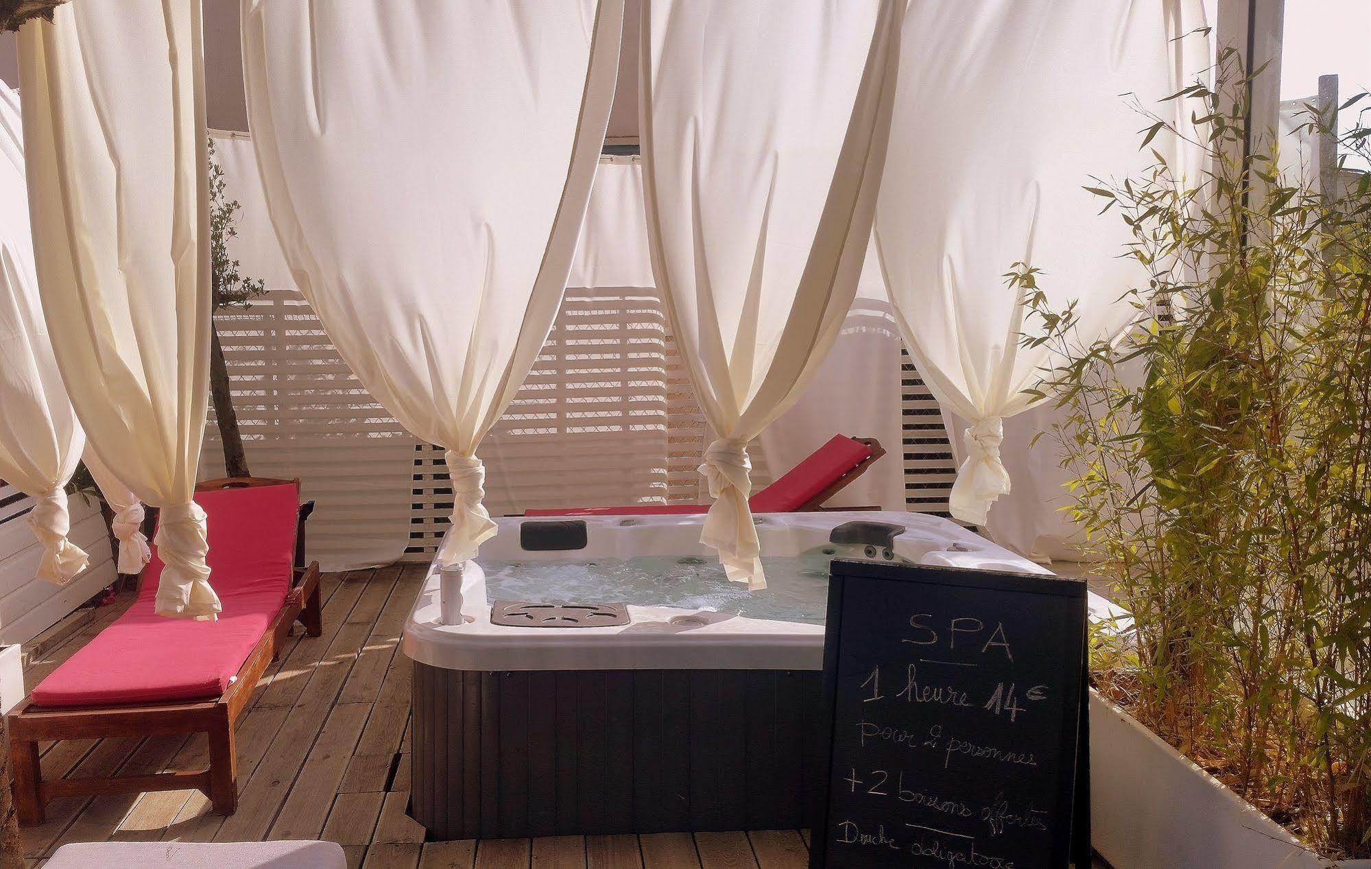 Hotel Sable Et Soleil - Port et Plage Fréjus Eksteriør bilde